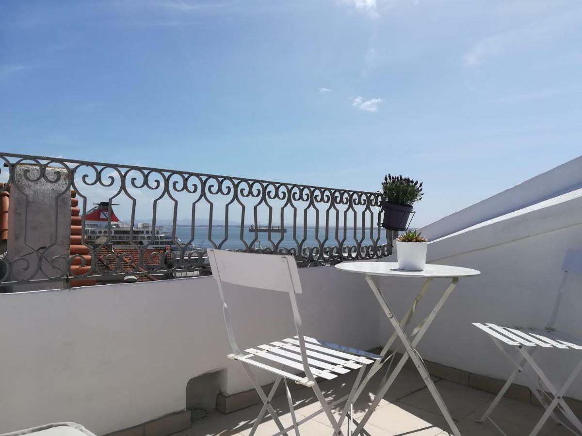 Little River View Triplex In Alfama Lisboa
